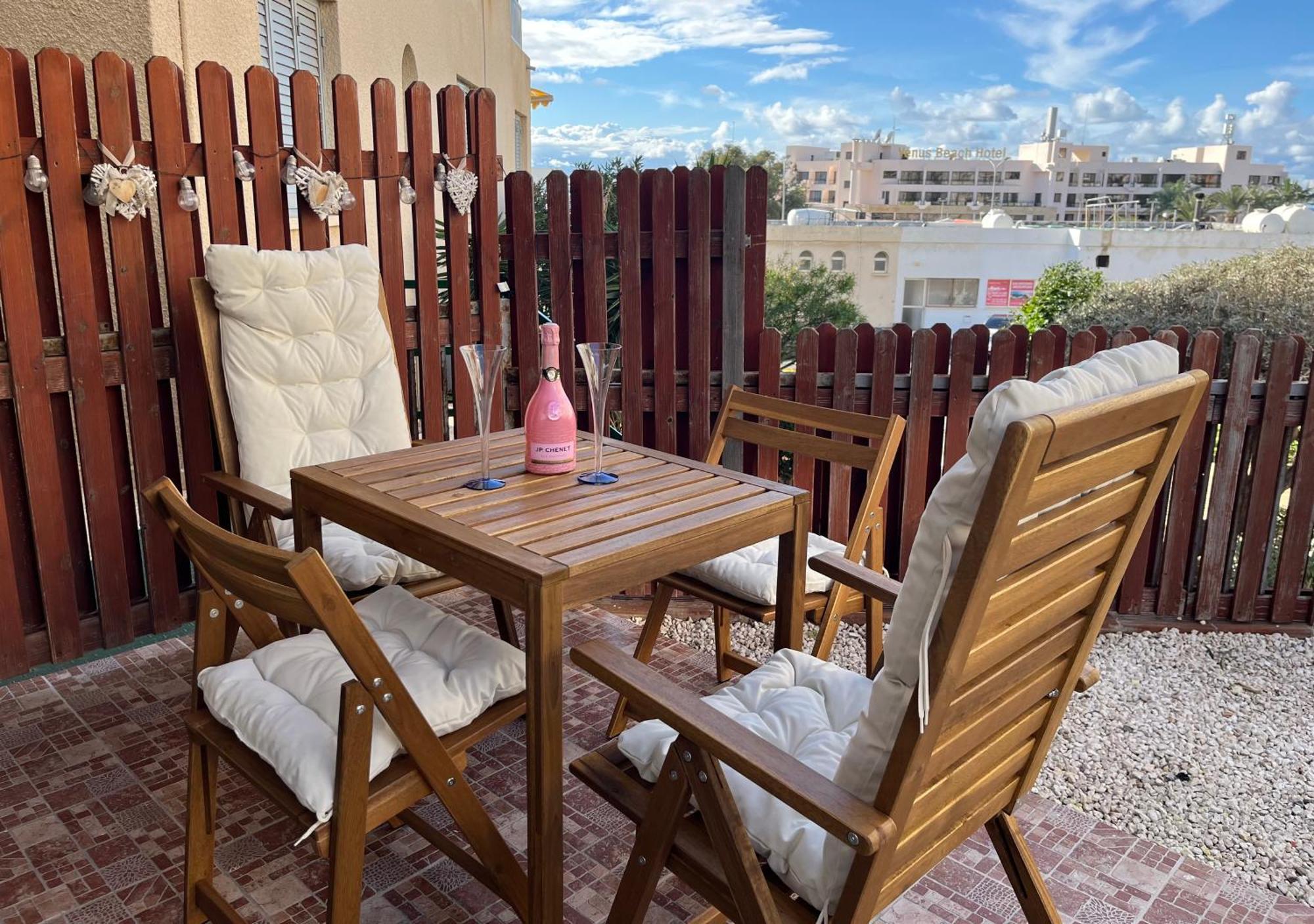 Diamond Complex Apartment Пафос Екстериор снимка
